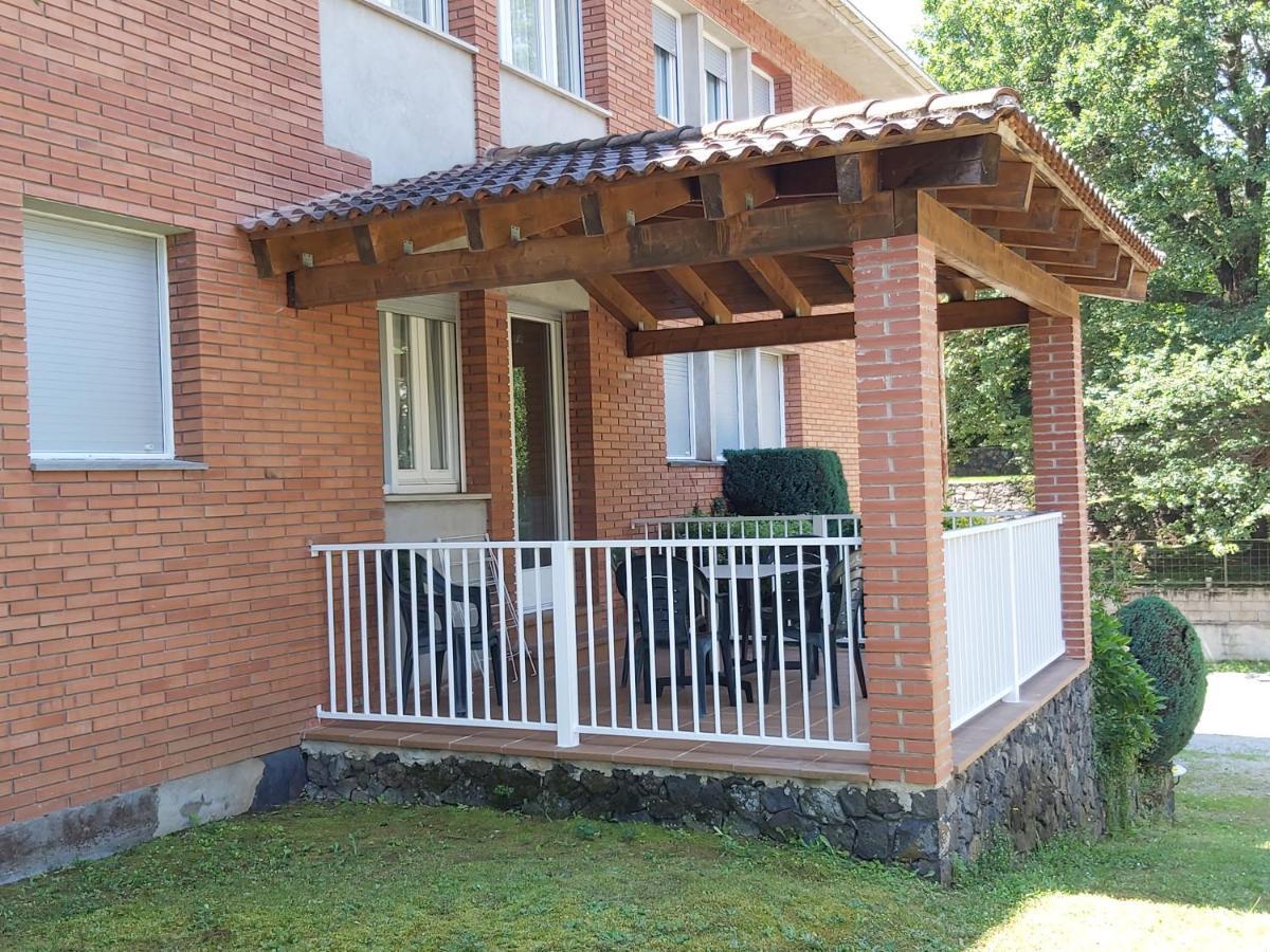 Apartamentos la Francesa Santa Pau Exterior foto